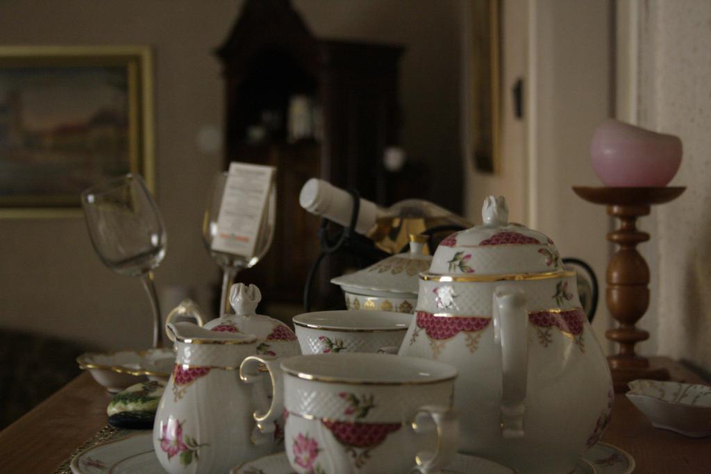 Vác Fonagy Es Walter Vendeg- Es Borhaz Bed & Breakfast エクステリア 写真