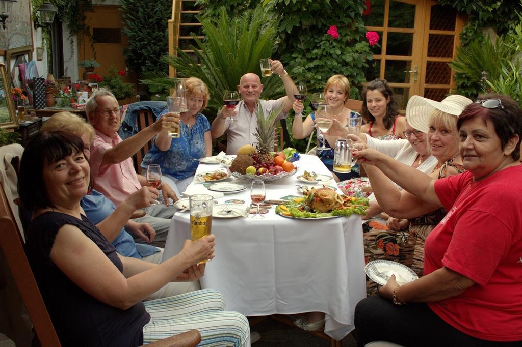 Vác Fonagy Es Walter Vendeg- Es Borhaz Bed & Breakfast エクステリア 写真