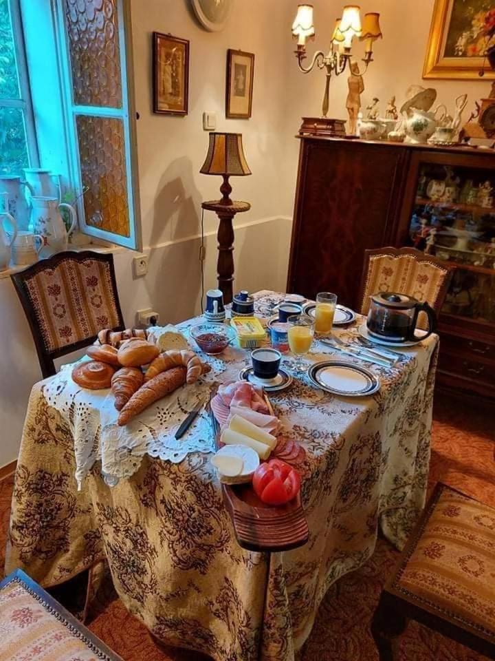 Vác Fonagy Es Walter Vendeg- Es Borhaz Bed & Breakfast エクステリア 写真
