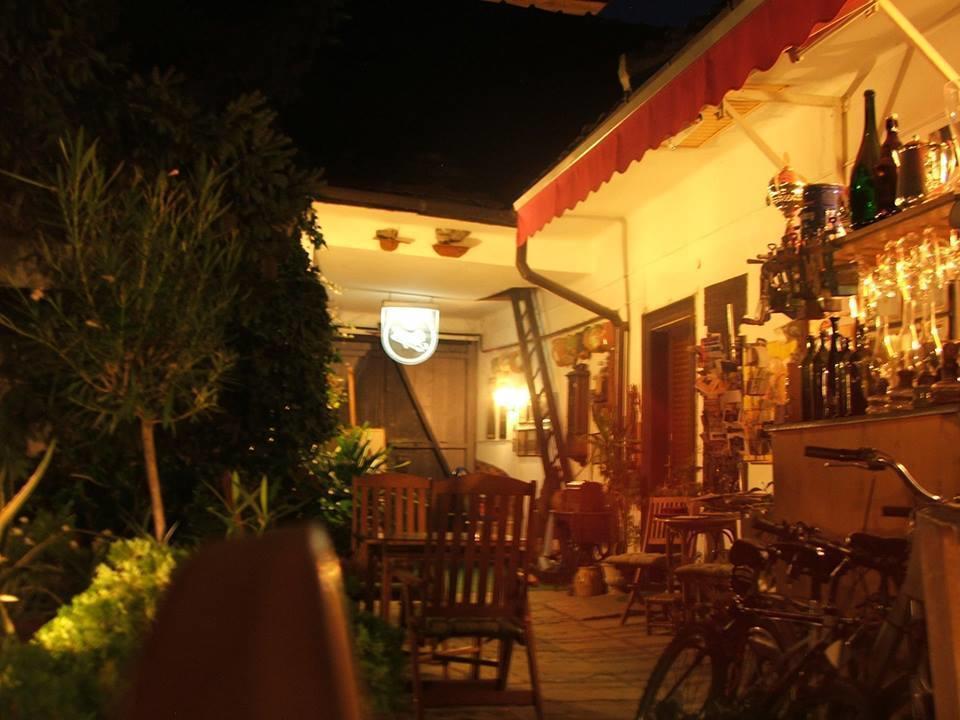 Vác Fonagy Es Walter Vendeg- Es Borhaz Bed & Breakfast エクステリア 写真