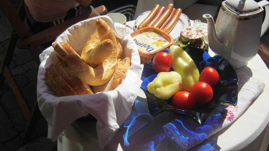 Vác Fonagy Es Walter Vendeg- Es Borhaz Bed & Breakfast エクステリア 写真