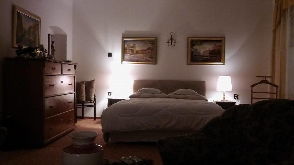 Vác Fonagy Es Walter Vendeg- Es Borhaz Bed & Breakfast エクステリア 写真