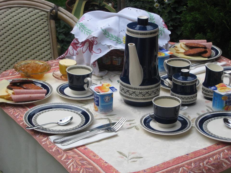 Vác Fonagy Es Walter Vendeg- Es Borhaz Bed & Breakfast エクステリア 写真