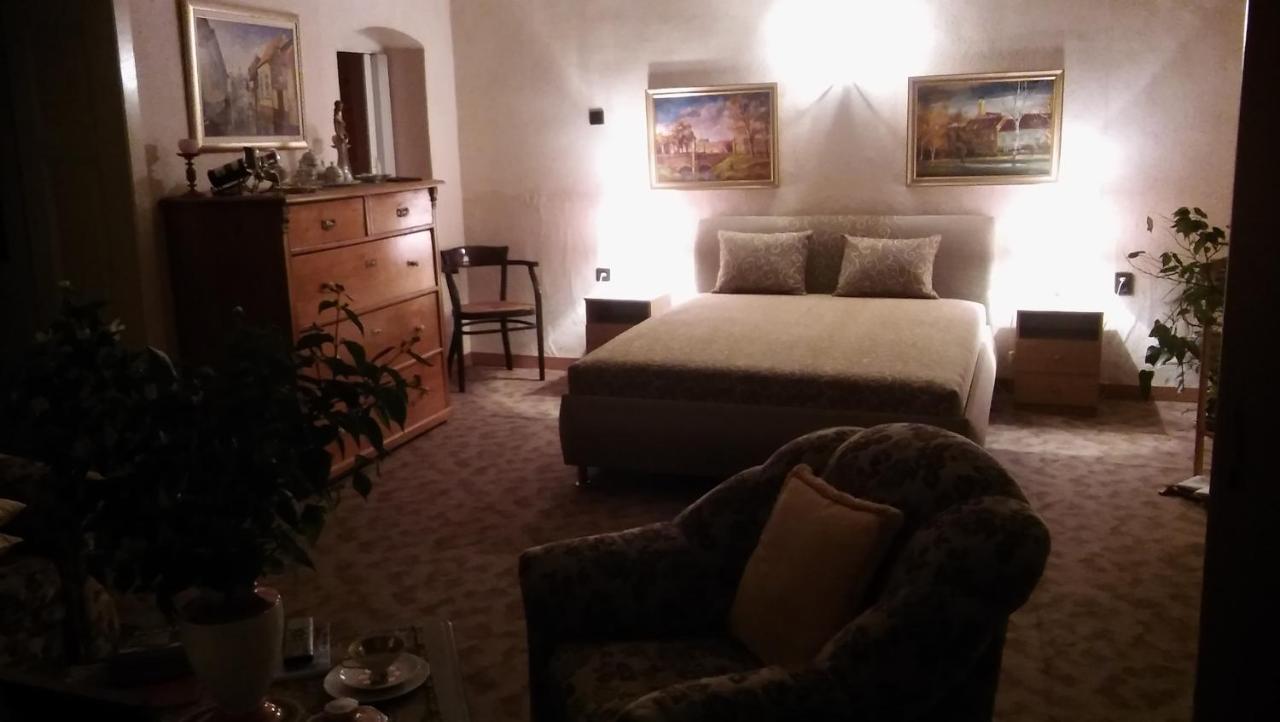 Vác Fonagy Es Walter Vendeg- Es Borhaz Bed & Breakfast エクステリア 写真